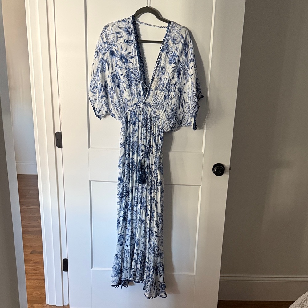 Elegant Blue and White Floral Maxi Dress